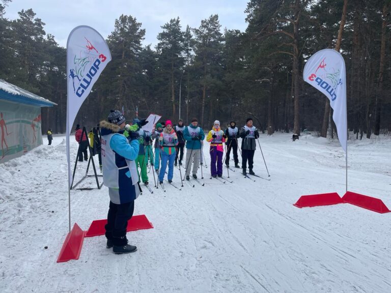 Работники Прокуратуры Кемеровской области выполнил норматив ГТО бег на лыжах