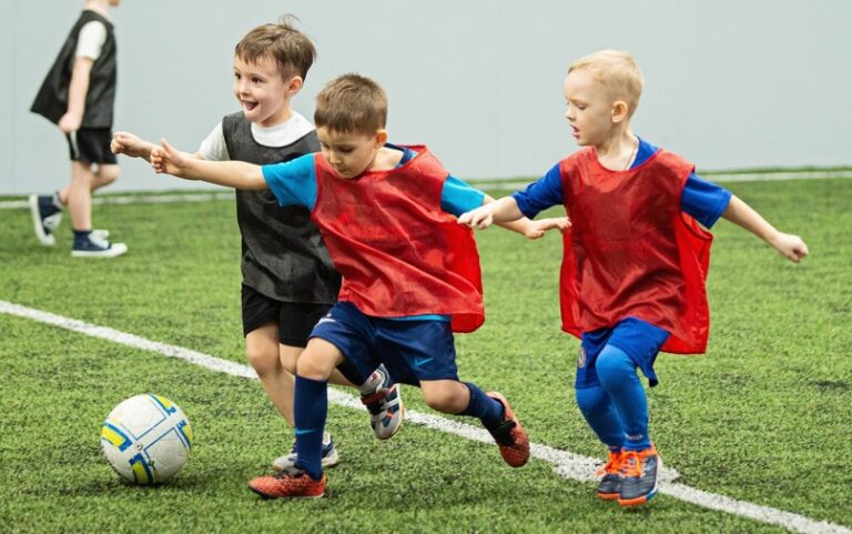 Движение ГТО. Почему детям полезно заниматься футболом?