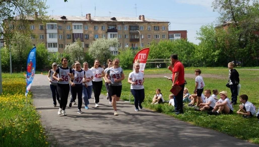 В Кировском районе Кемерова, в детском саду №211, прошла насыщенная и вдохновляющая неделя, посвящённая движению «Готов к труду и обороне»