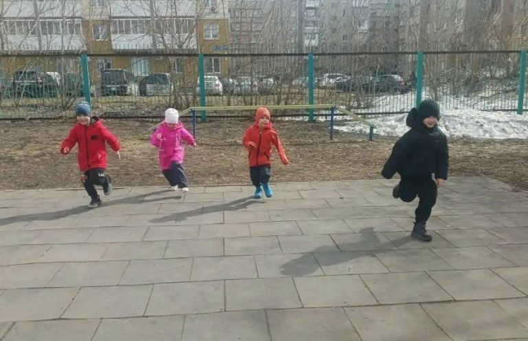 💫Юные спортсмены детского сада №229 в Кемерово готовятся к ГТО на свежем воздухе!